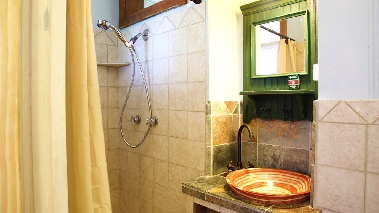 Photo of Bathroom in Hilo