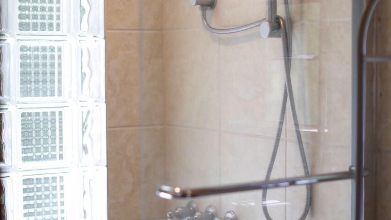 Photo of Bathroom in Hilo