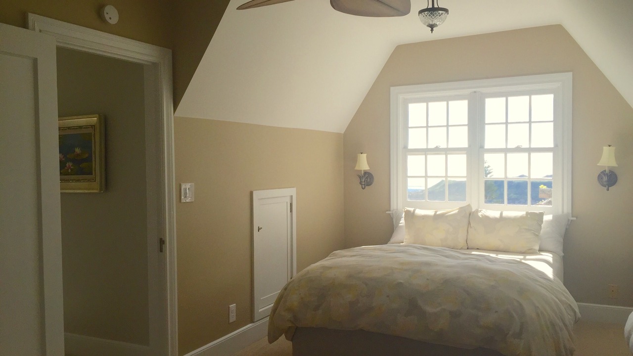 Photo of Bedroom in Maunalani Heights