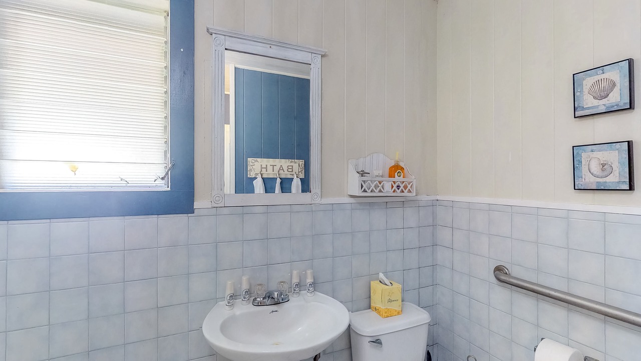 Photo of Bathroom in Papaikou