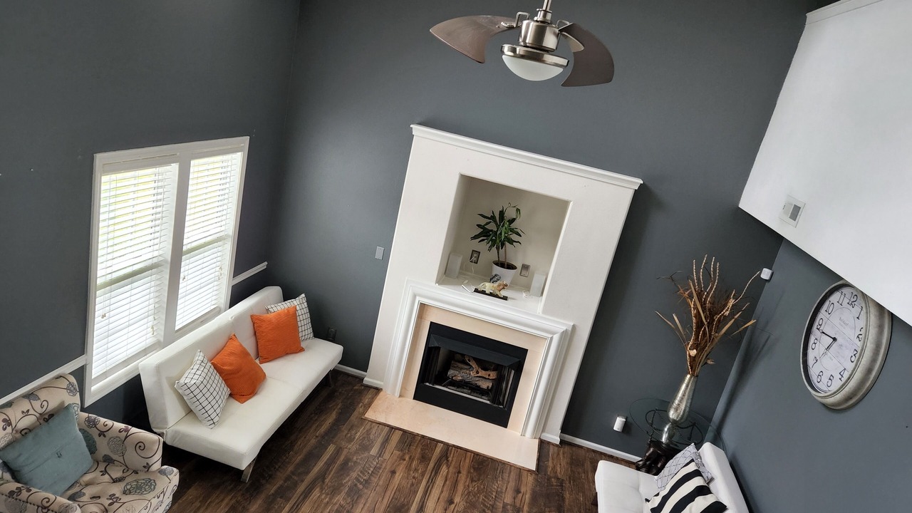 Photo of Livingroom in Oakdale