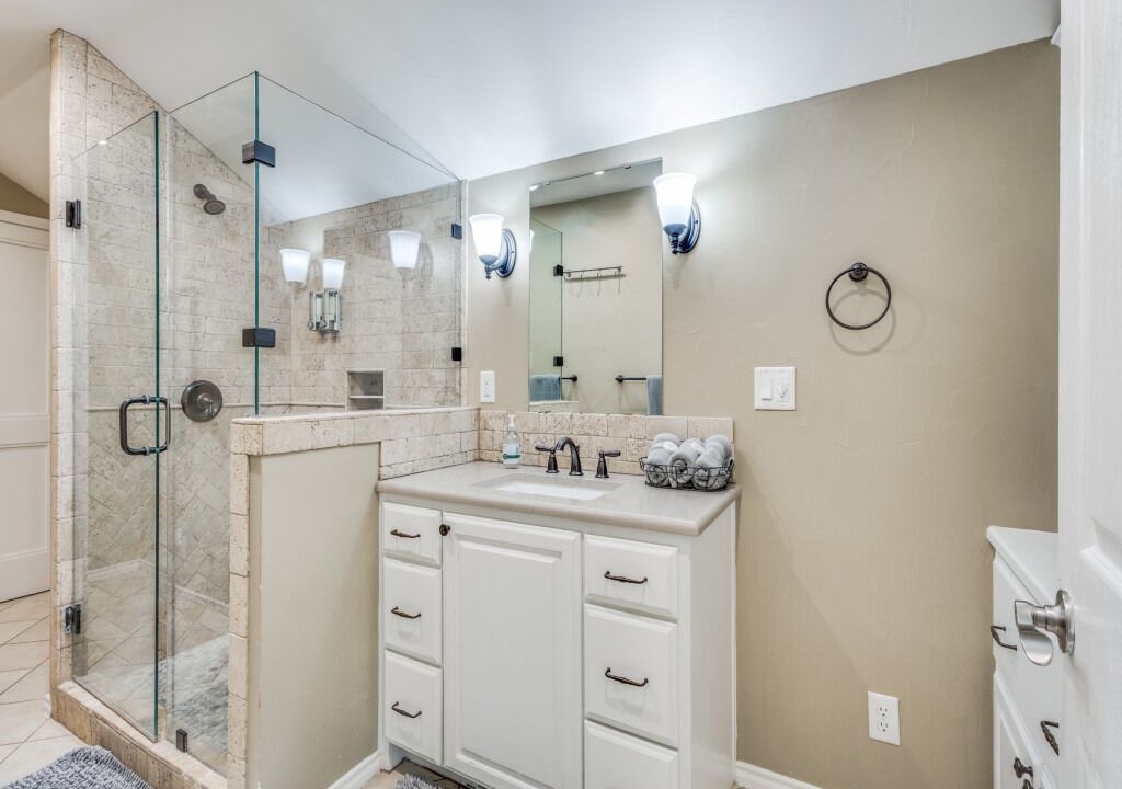 Photo of Bathroom in Whitesboro
