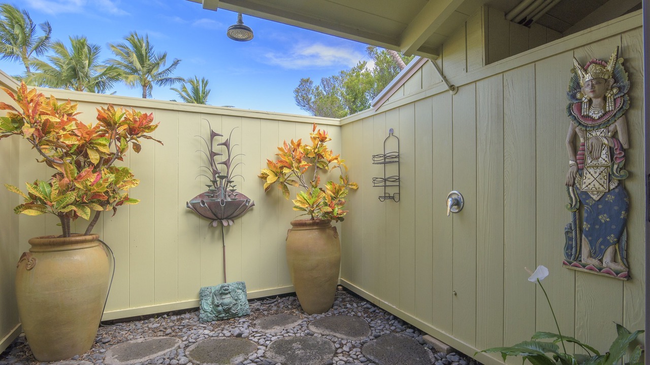 Photo of Bathroom in Halama Street