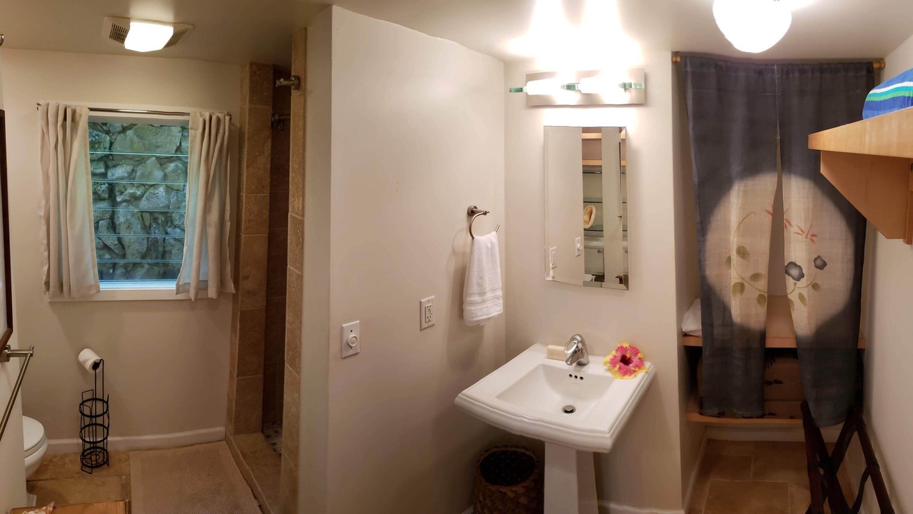Photo of Bathroom in Waimanalo