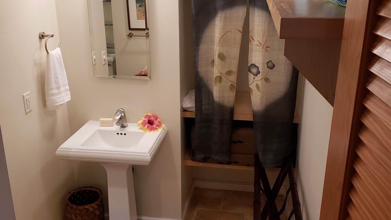 Photo of Bathroom in Waimanalo