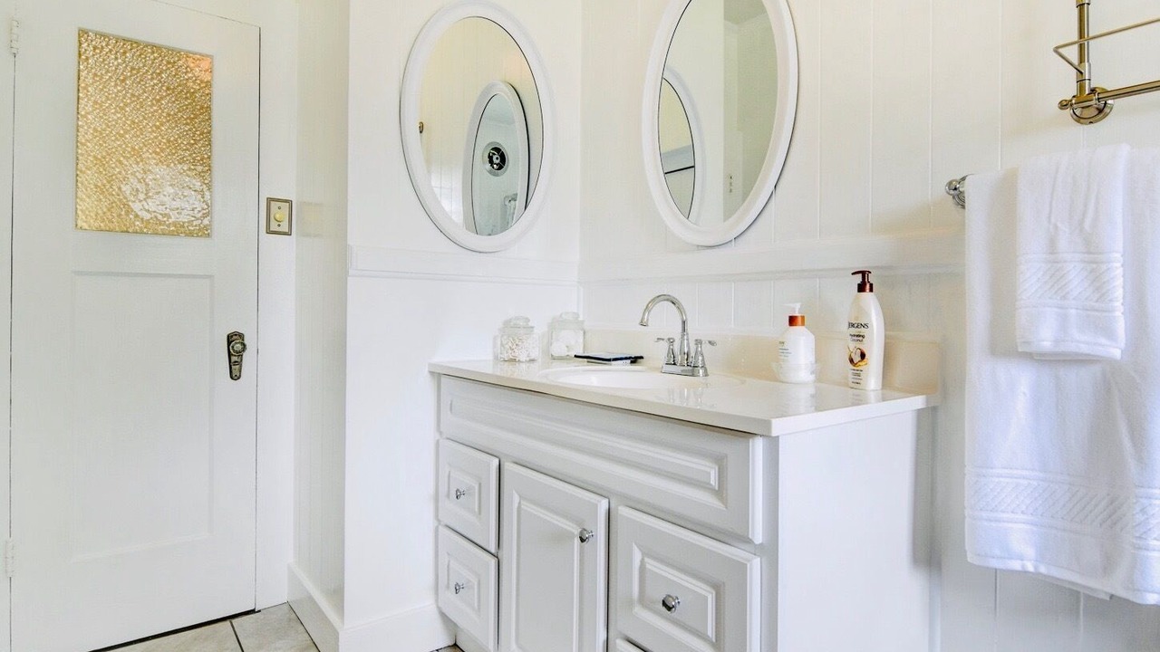 Photo of Bathroom in Hilo