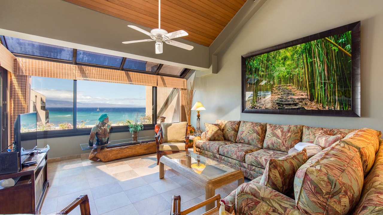 Photo of Livingroom in Kahana