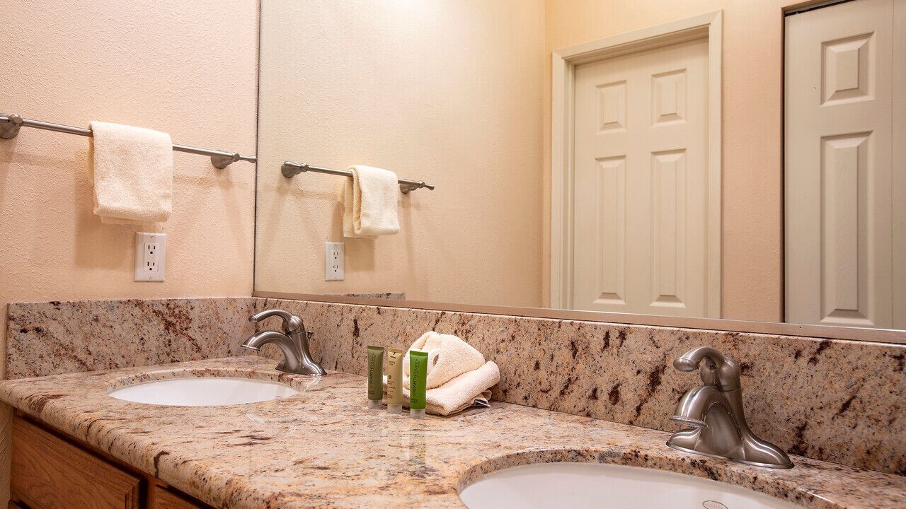 Photo of Bathroom in Kahana