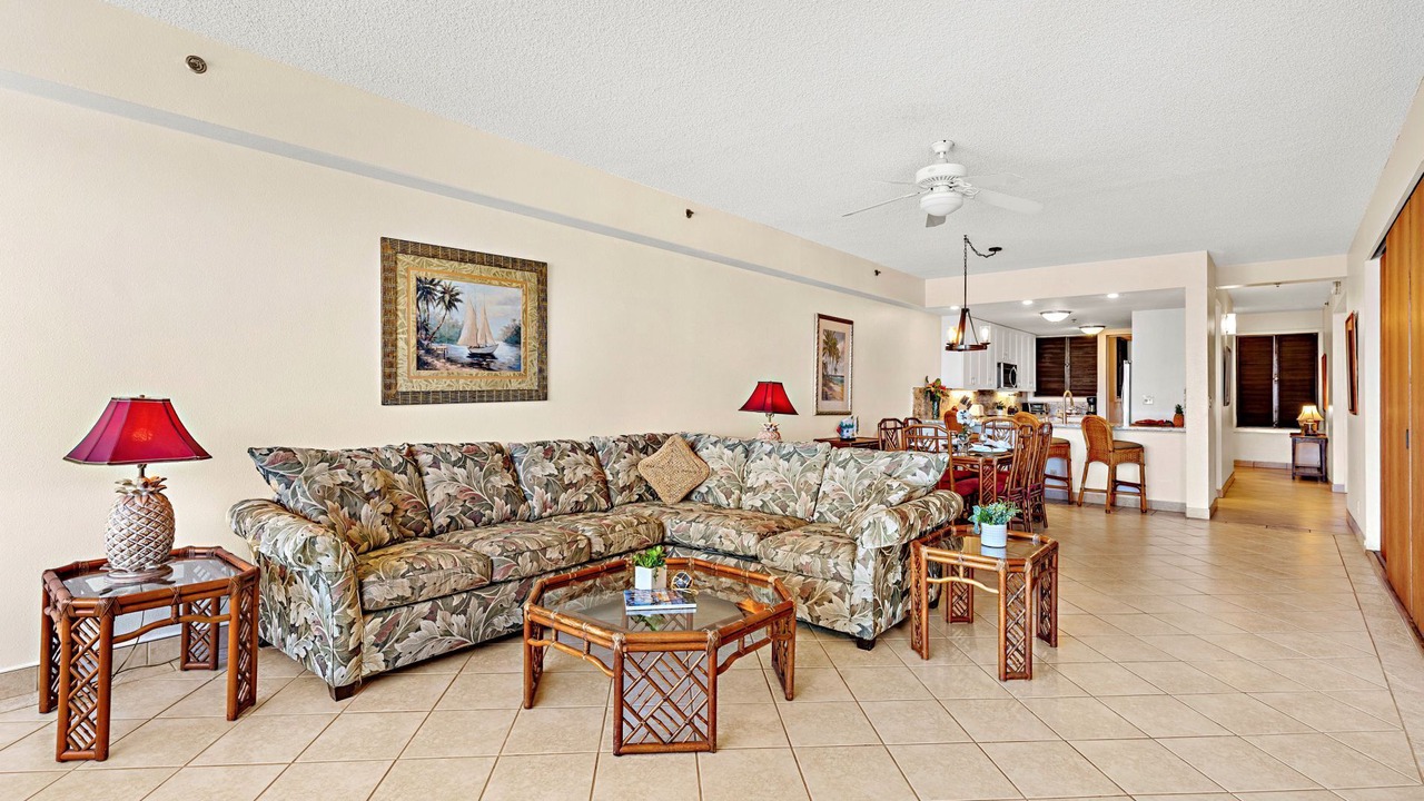 Photo of Livingroom in Kahana