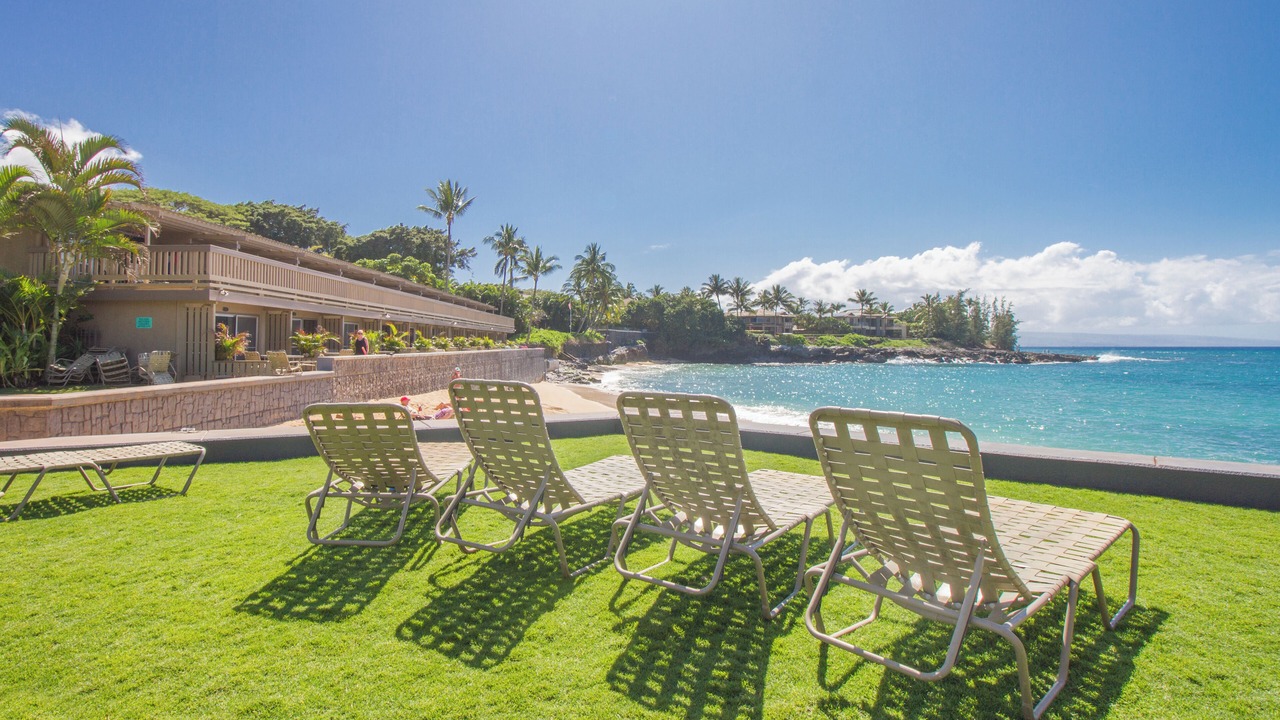 Photo of Others in Kahana