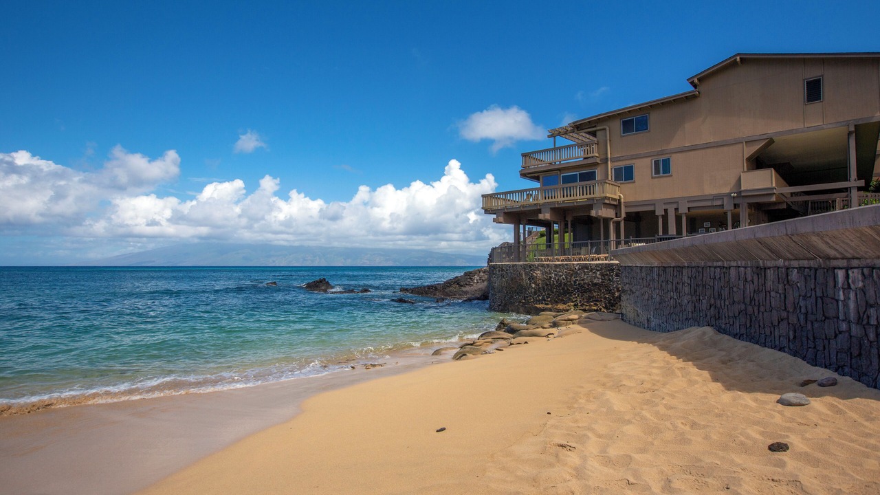 Photo of Others in Kahana