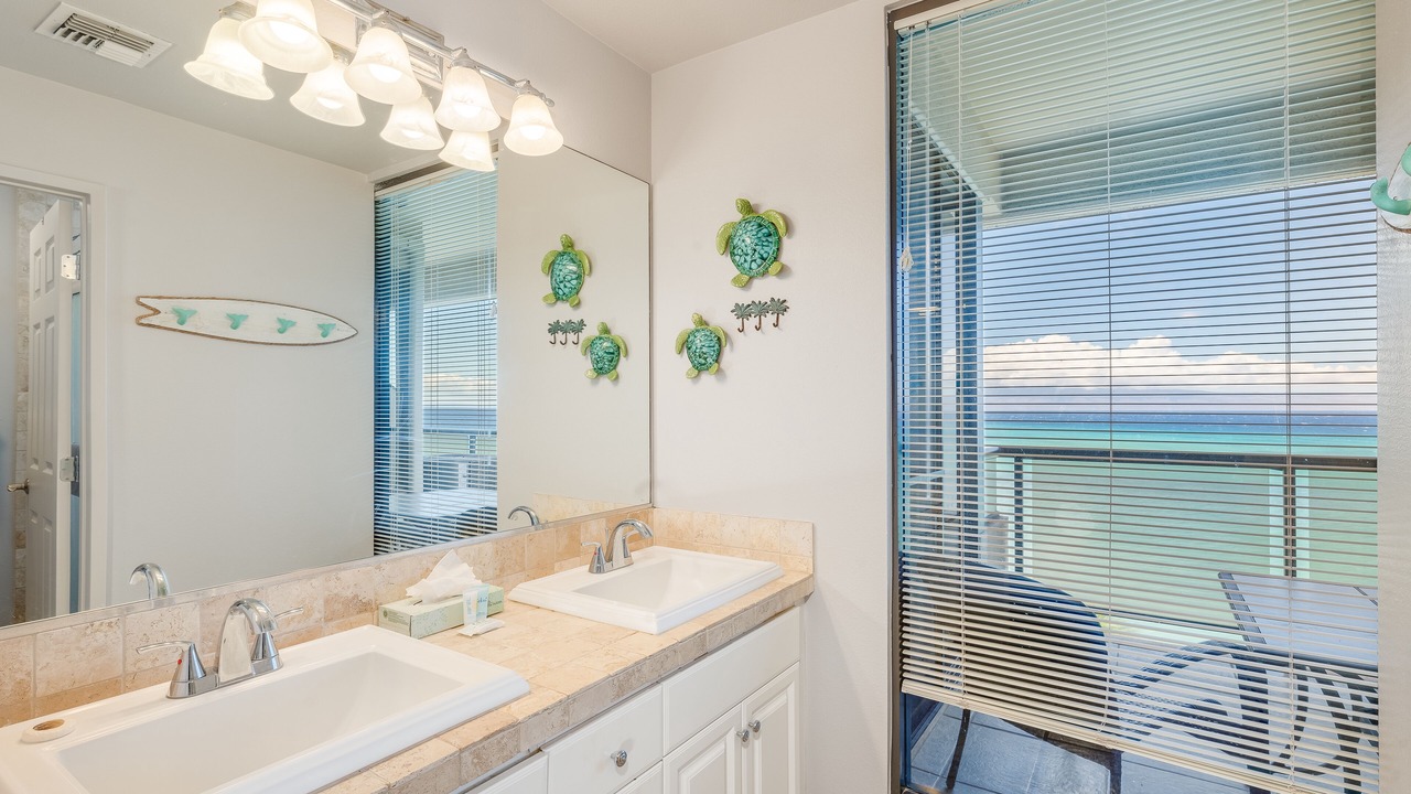 Photo of Bathroom in Kahana