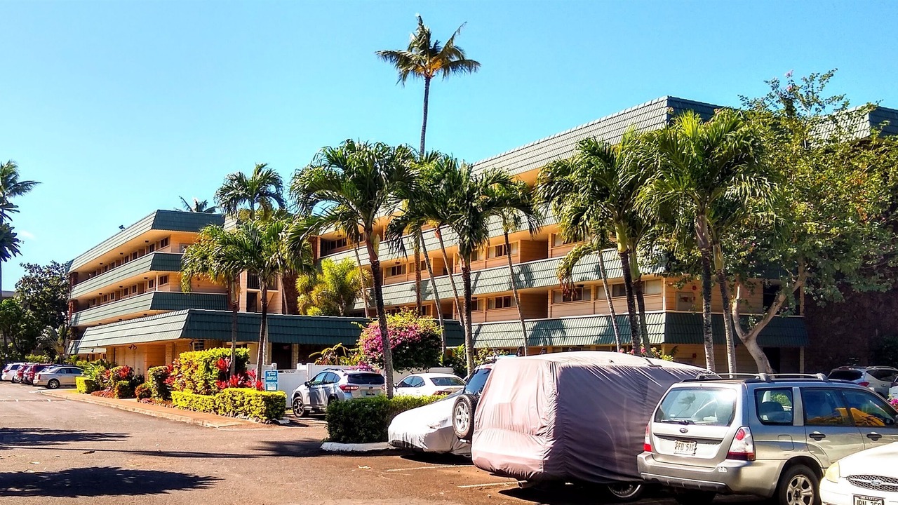 Photo of Others in Kahana