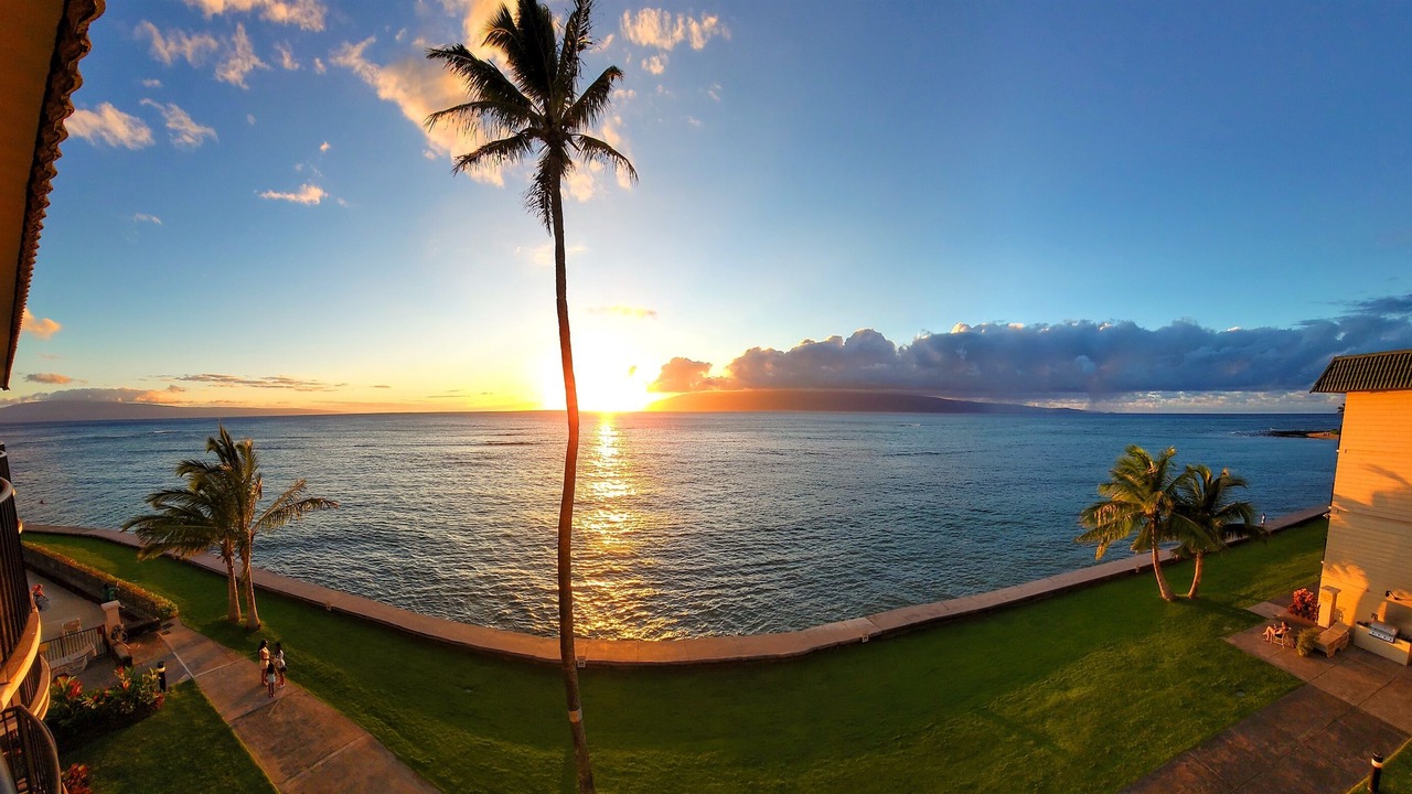 Photo of Others in Kahana