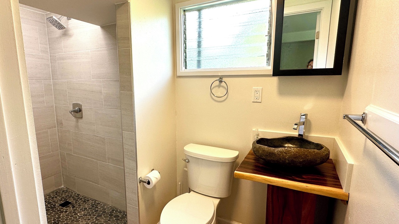 Photo of Bathroom in Hilo