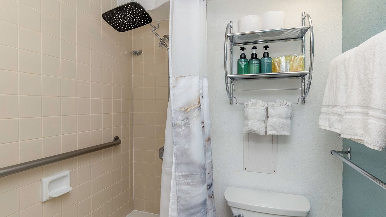 Photo of Bathroom in Waikiki