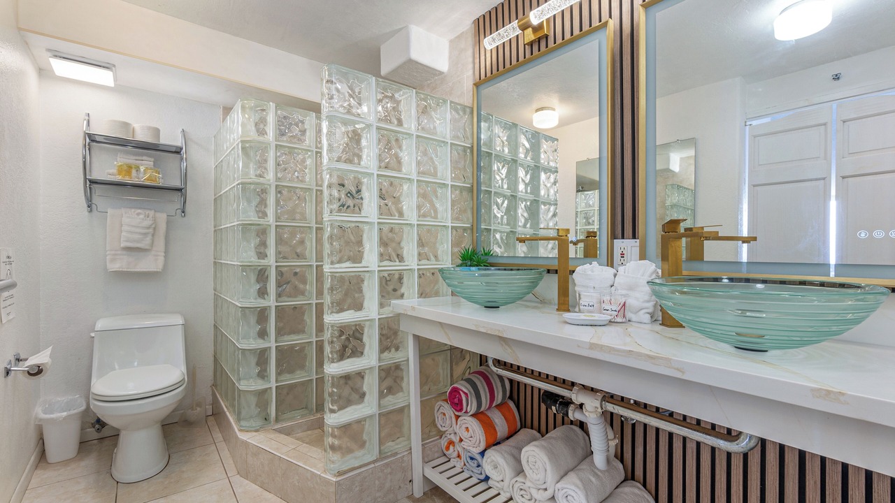Photo of Bathroom in Waikiki