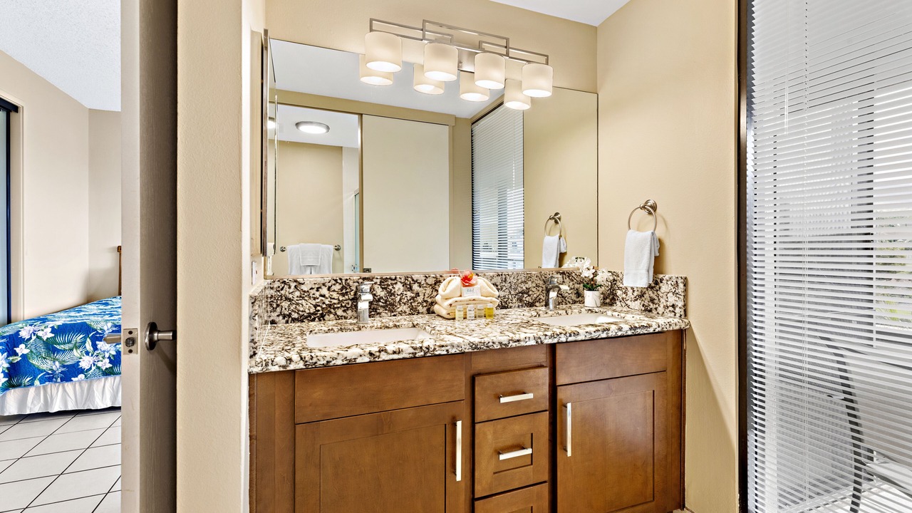 Photo of Bathroom in Kahana