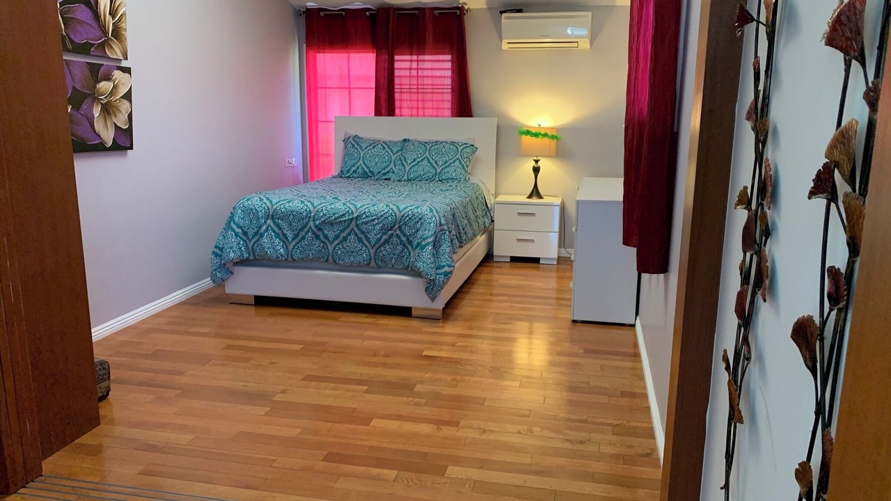 Photo of Bedroom in Kahala