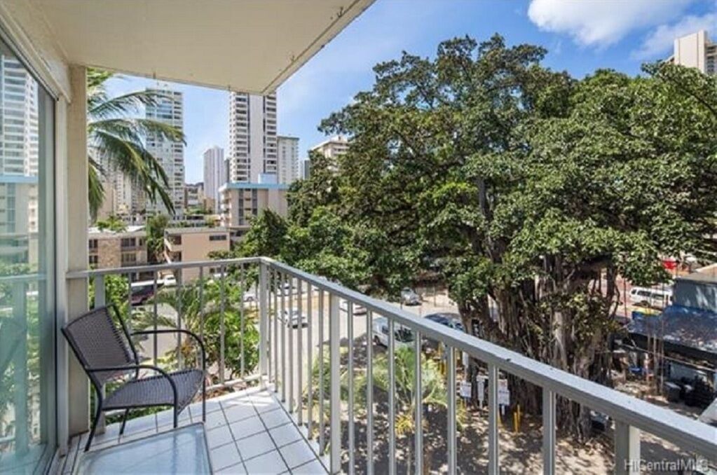 Photo of Patio Balcony in Diamond Head - Kapahulu - St. Louis