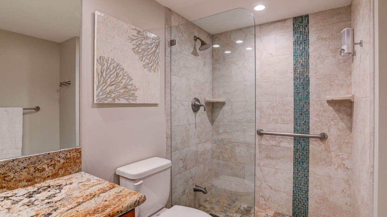 Photo of Bathroom in Historic Lahaina Front Street