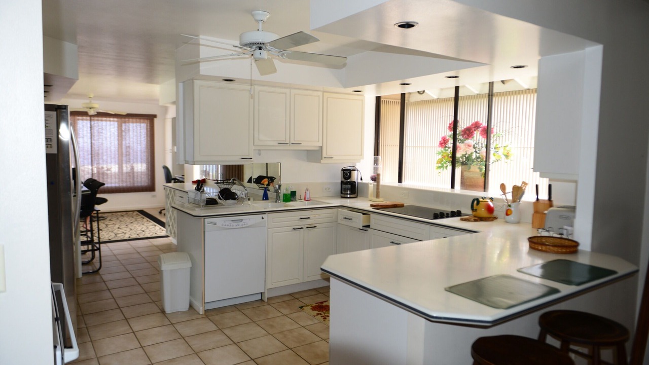 Photo of Kitchen in Waialae Iki Ridge