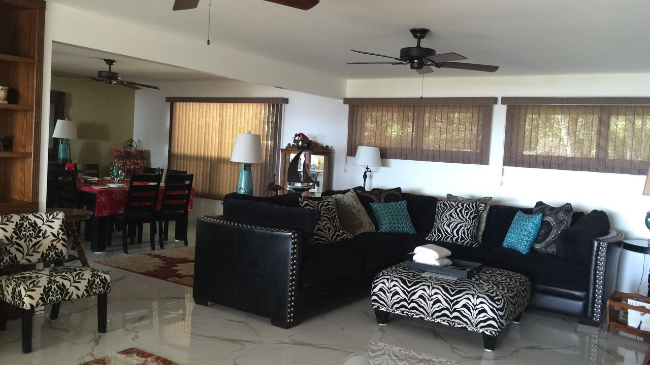 Photo of Livingroom in Waialae Iki Ridge