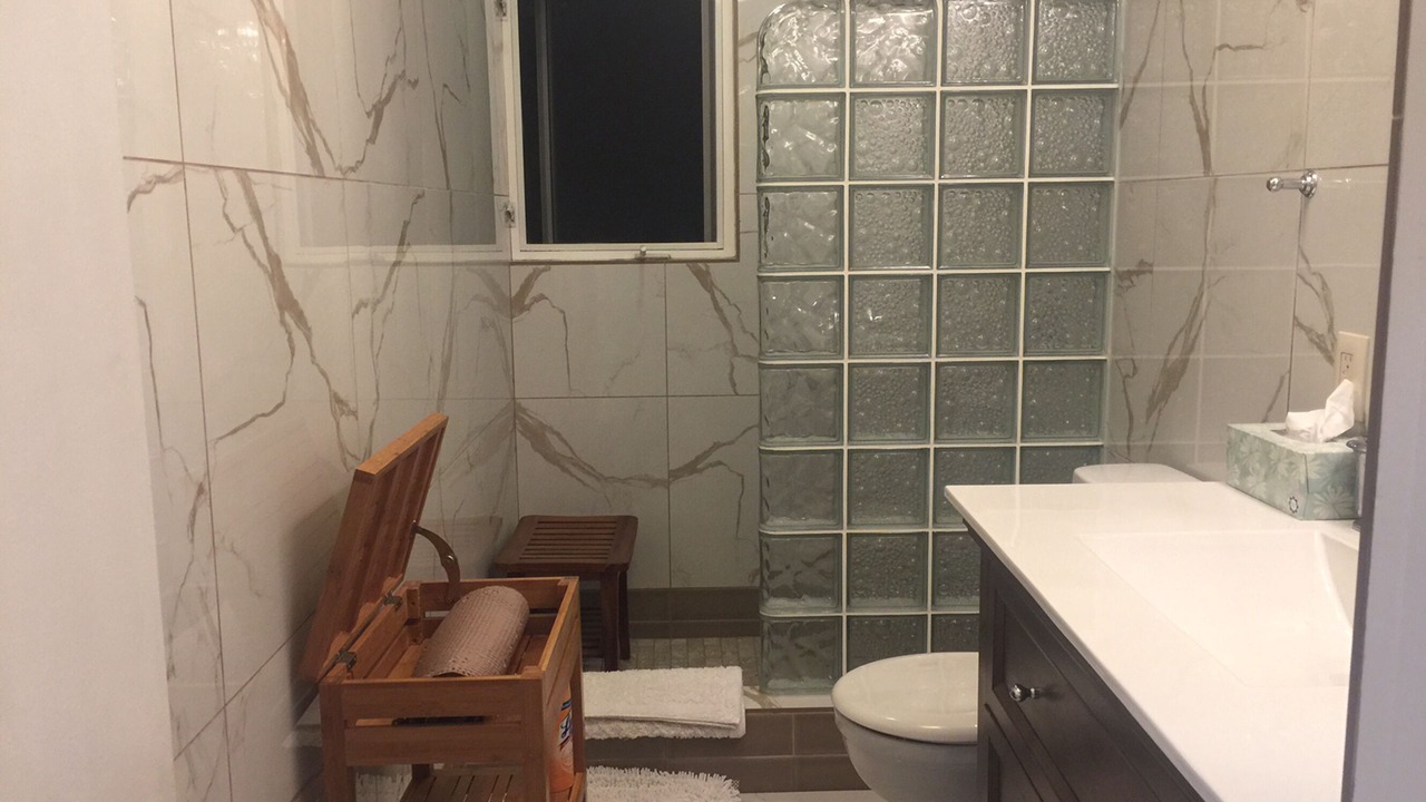 Photo of Bathroom in Waialae Iki Ridge