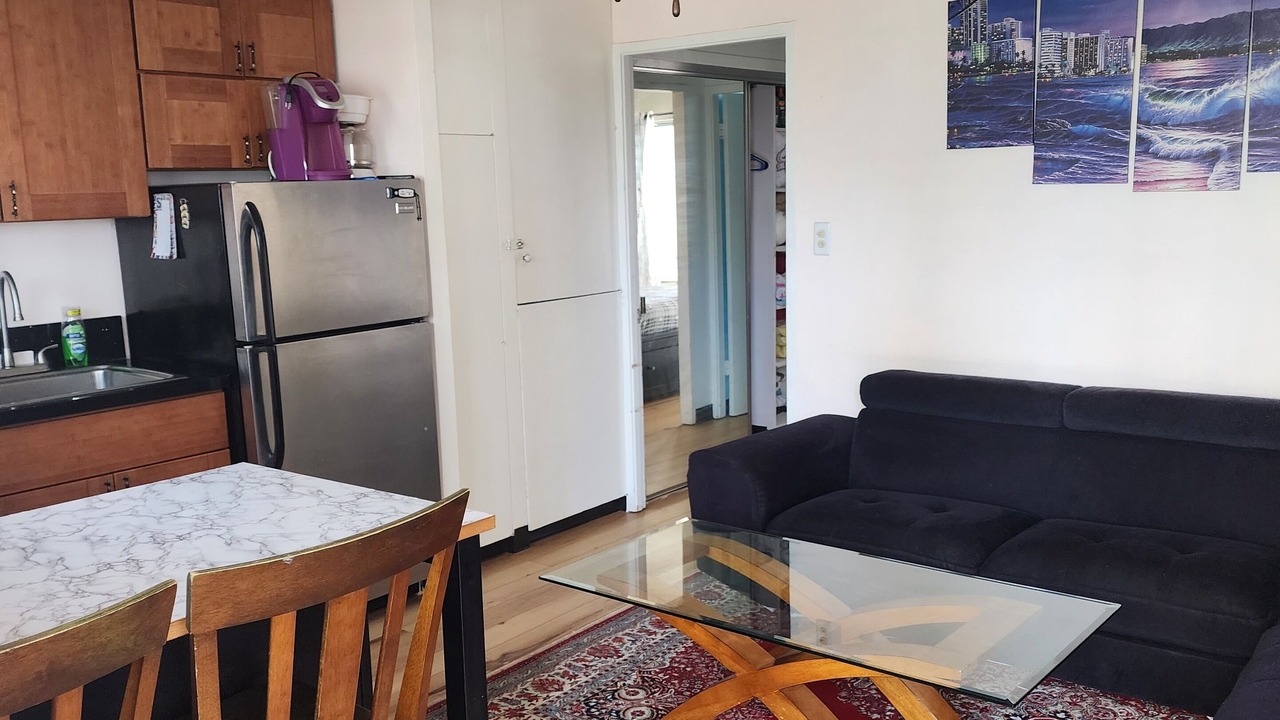 Photo of Livingroom in Waikiki