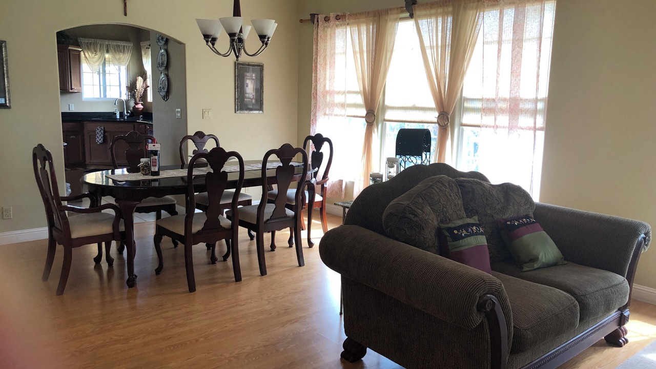 Photo of Livingroom in Ainaloa