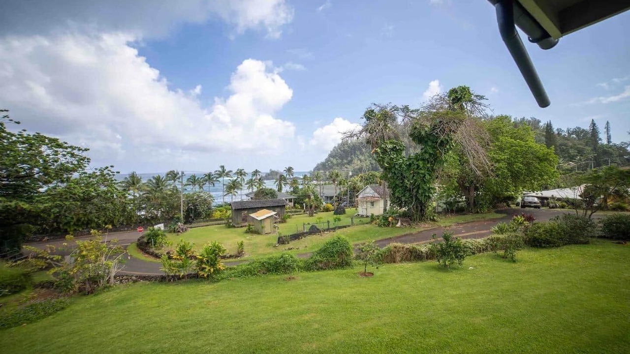 Photo of Others in Hana