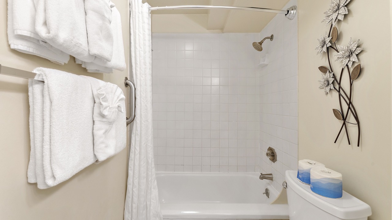 Photo of Bathroom in Waikiki