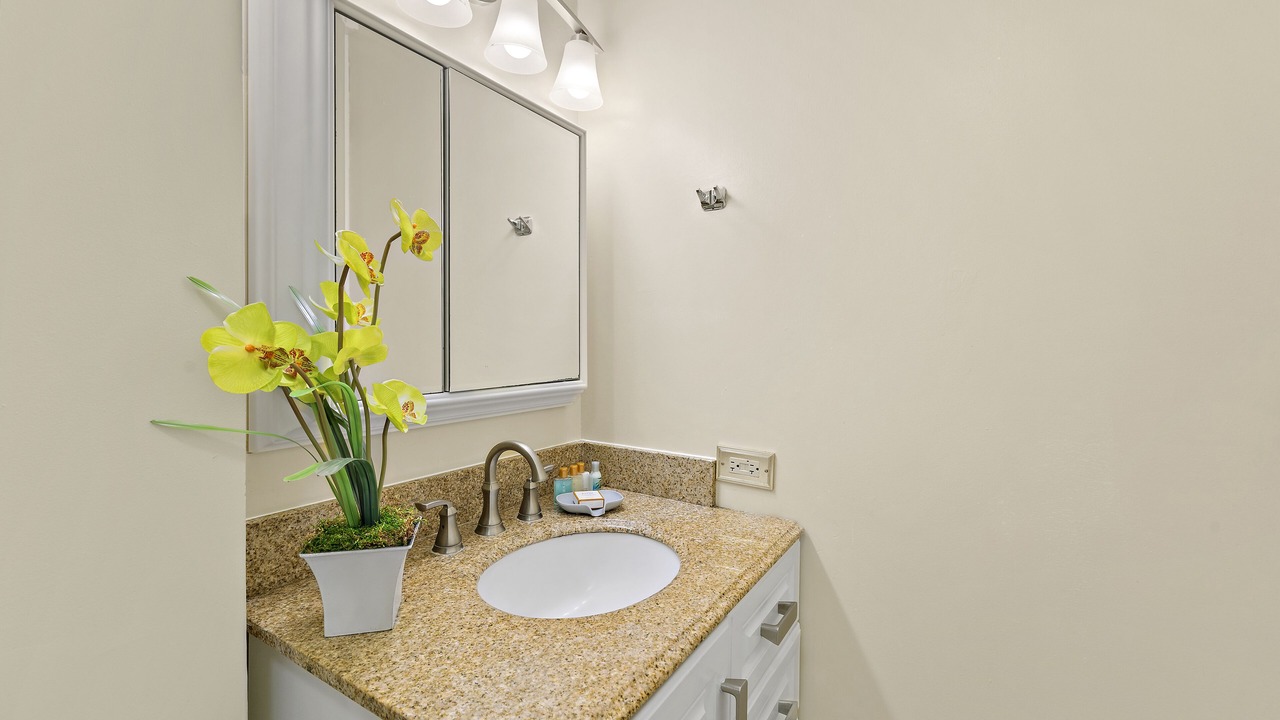 Photo of Bathroom in Waikiki