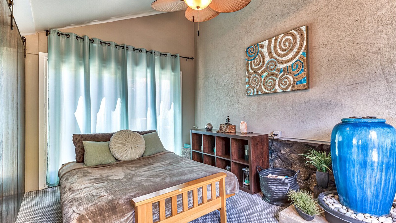 Photo of Bedroom in Eastern Honolulu