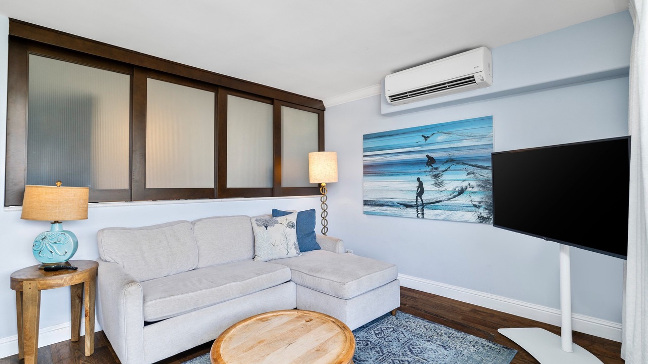 Photo of Livingroom in Waikiki