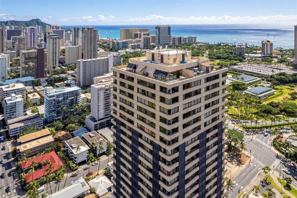 Photo of Outdoor in McCully - Moiliili