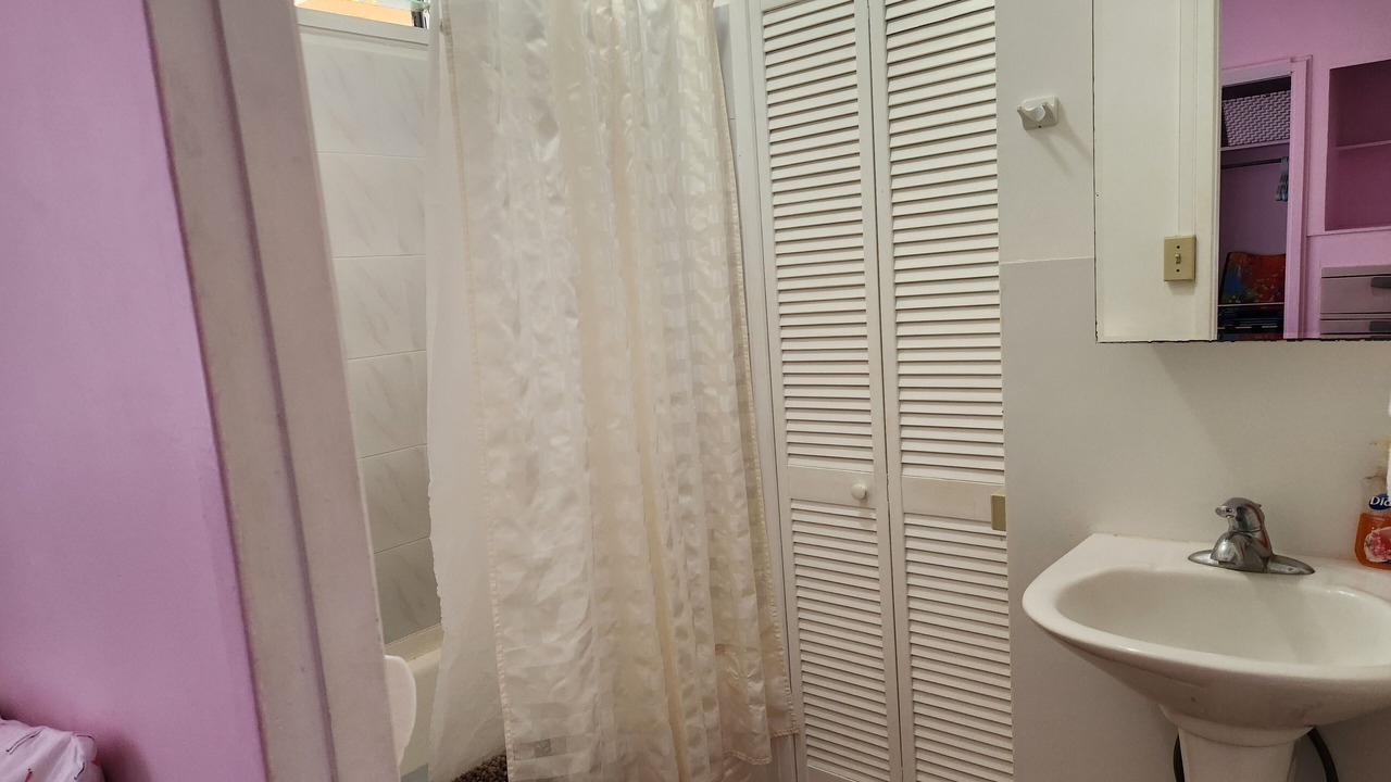 Photo of Bathroom in McCully - Moiliili