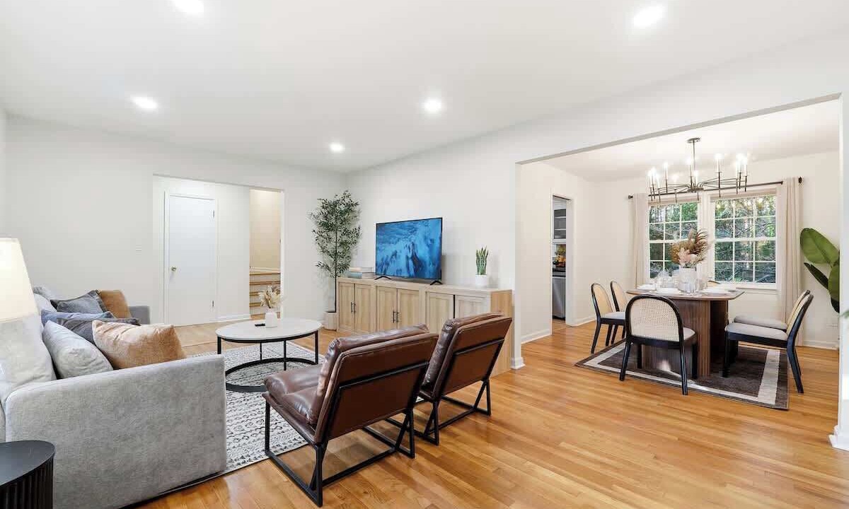 Photo of Livingroom in Tucker