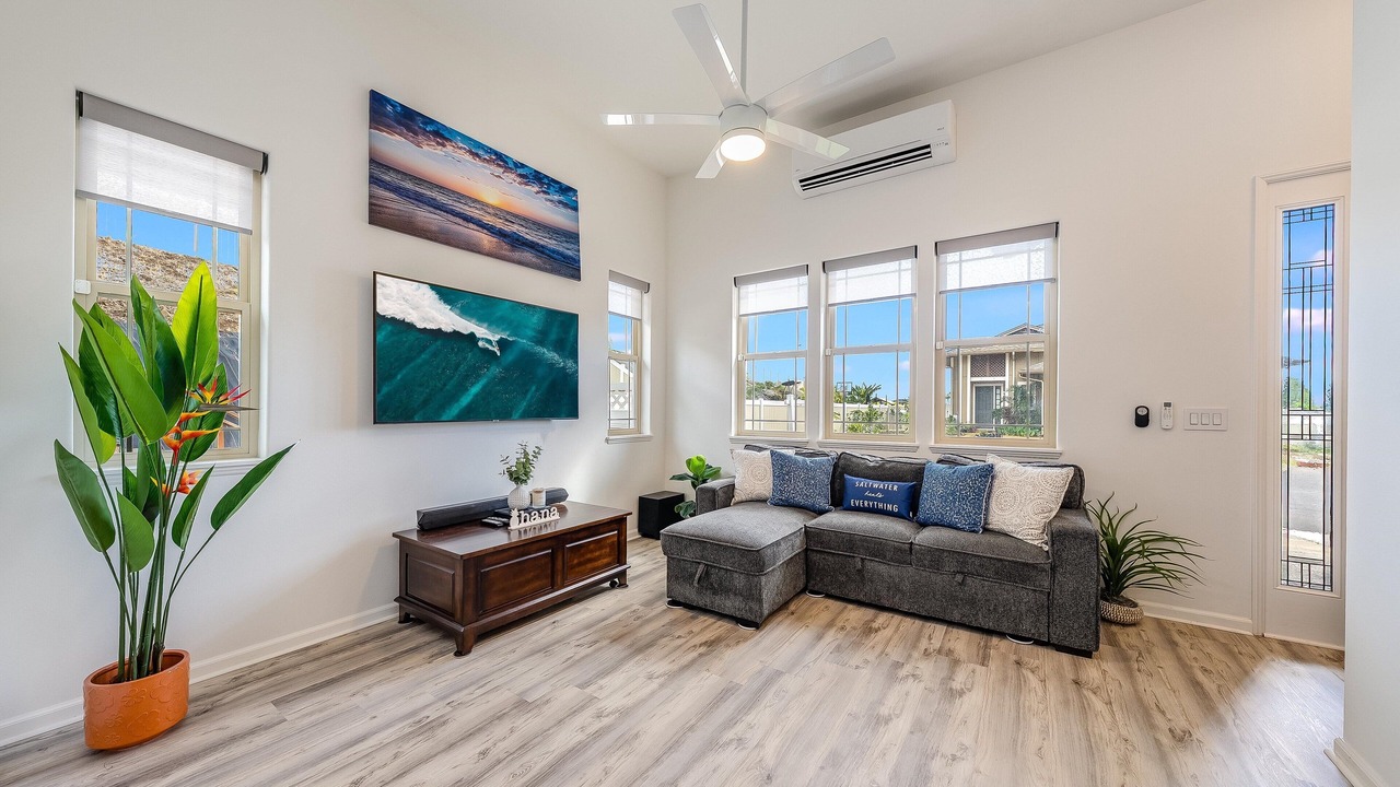 Photo of Livingroom in Makaha Valley