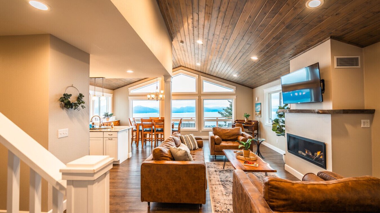 Photo of Livingroom in Homer