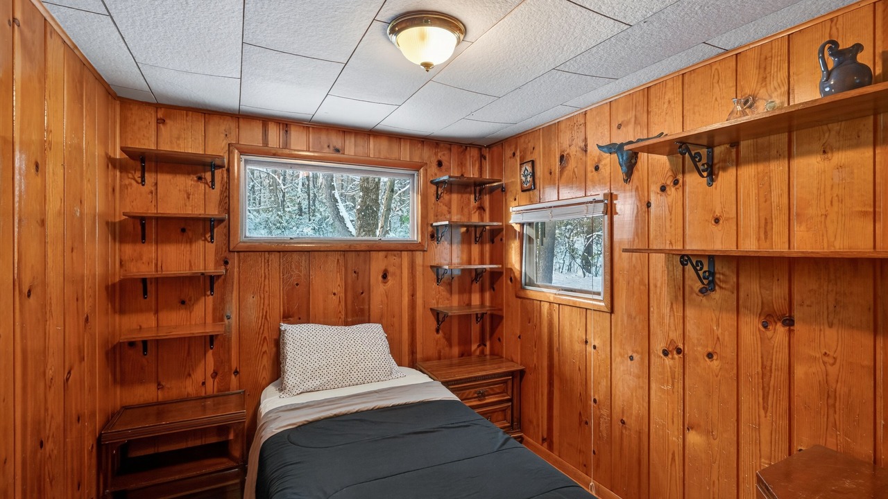 Photo of Bedroom in Cassopolis