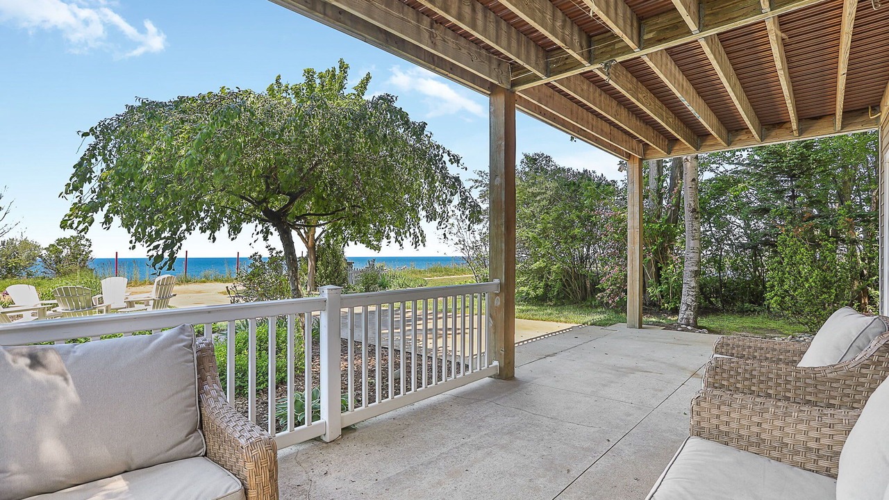 Photo of Patio Balcony in Miami Park