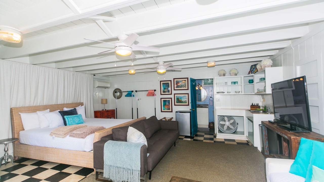 Photo of Bedroom in Waialua