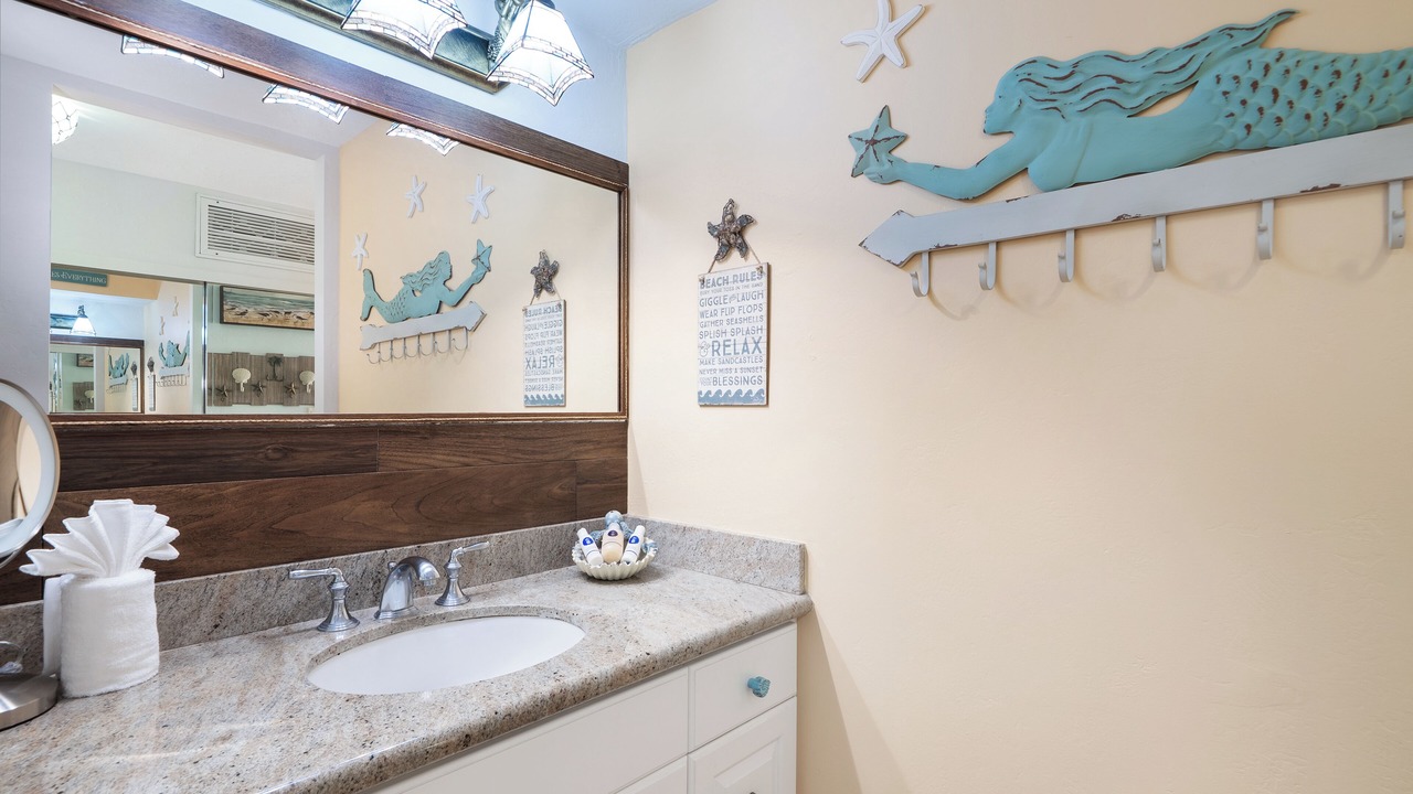 Photo of Bathroom in Historic Lahaina Front Street