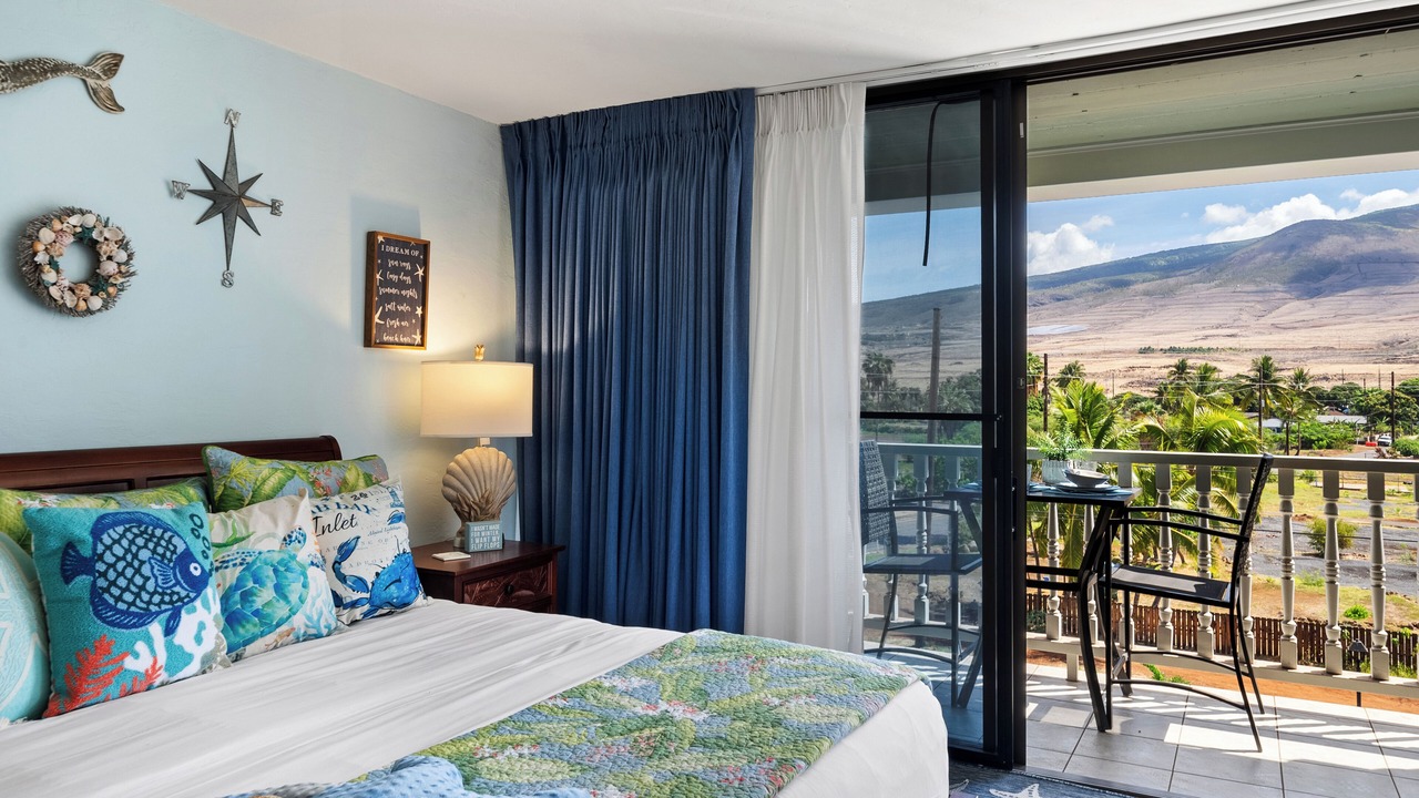 Photo of Bedroom in Historic Lahaina Front Street