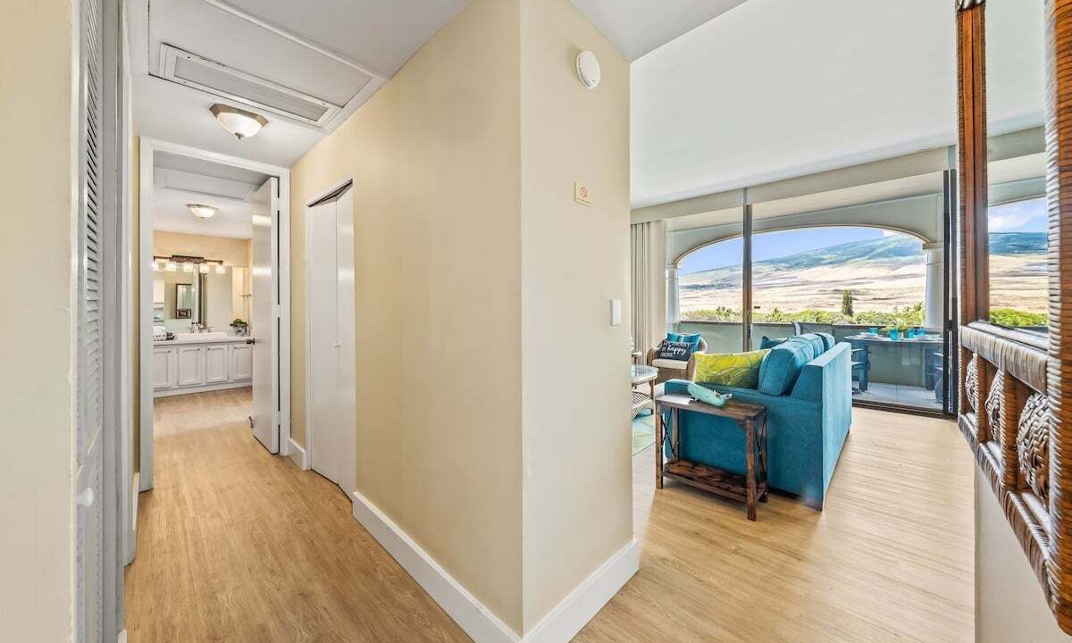 Photo of Bathroom in Historic Lahaina Front Street