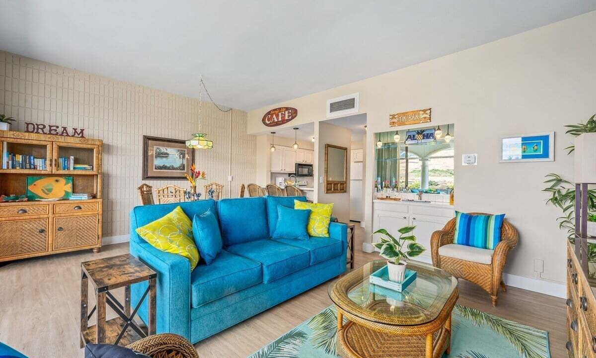 Photo of Bedroom in Historic Lahaina Front Street