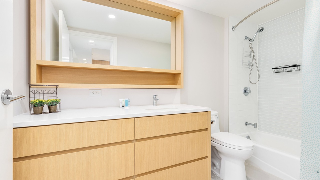Photo of Bathroom in Ala Moana