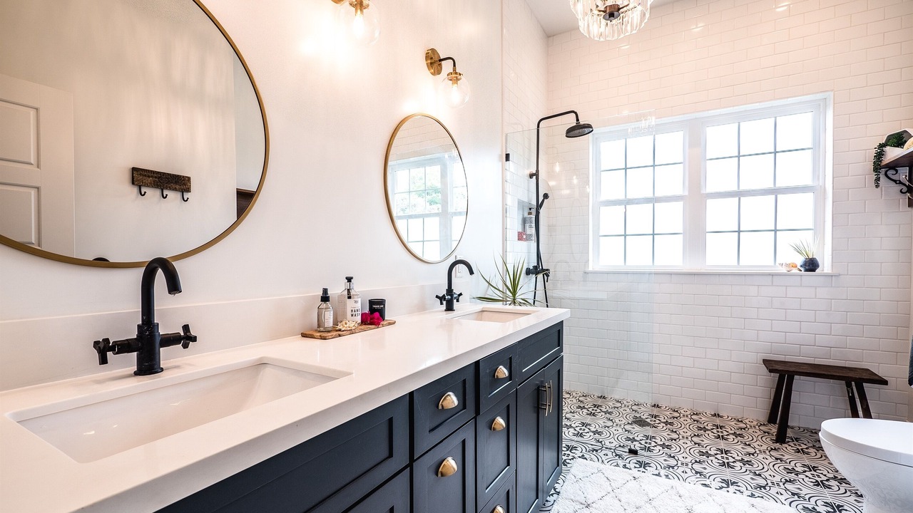 Photo of Bathroom in Wailuku