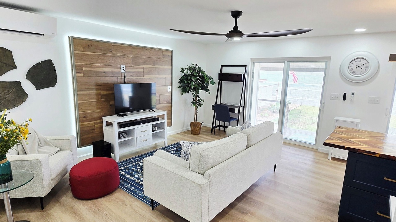 Photo of Livingroom in Ewa